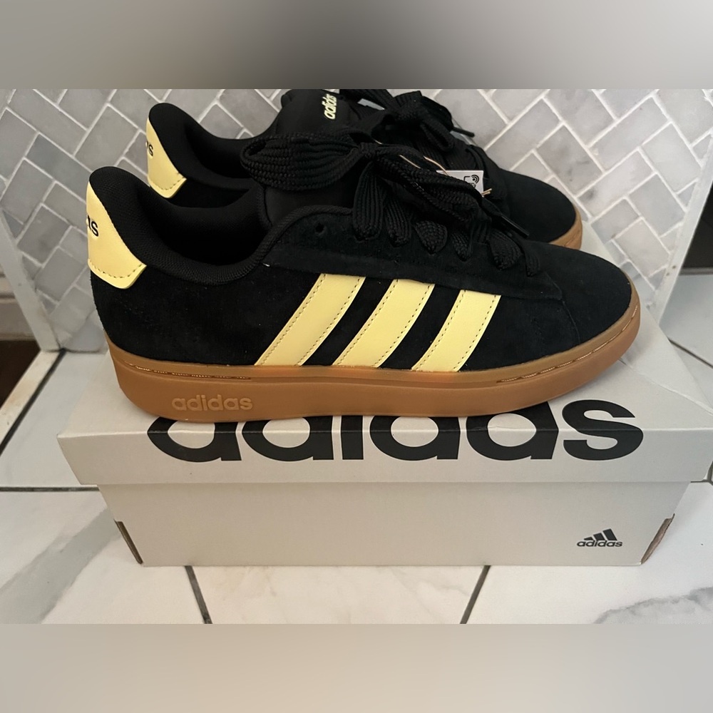 Adidas Grand Court Alpha 00s women’s tennis show